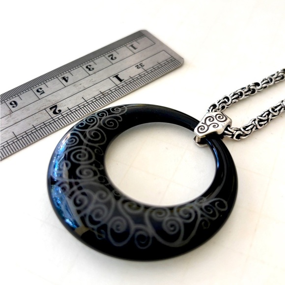 Brighton Round Lava Lounge Lucite Black Silver Scroll Design Pendant Necklace. - Picture 9 of 10